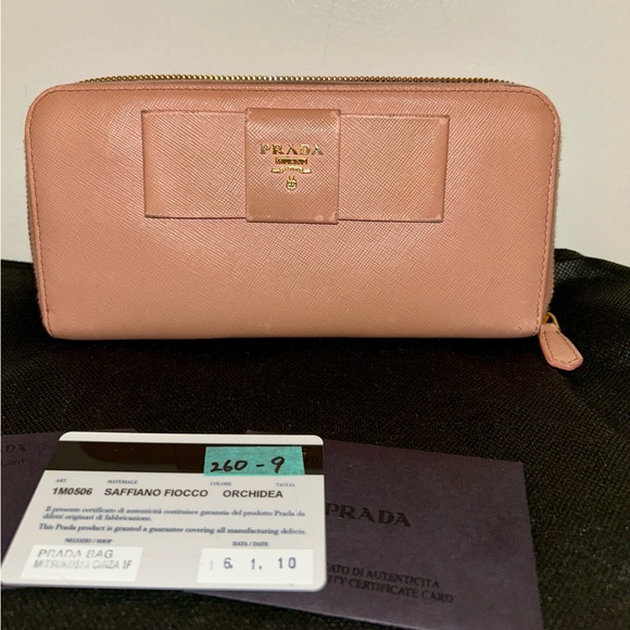 Prada Saffiano Fiocco Bow Zippy Long Wallet in the color Orchidea. With COA - Picture 3 of 15